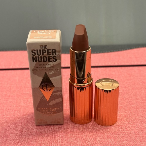 NIB Charlotte Tilbury Super Nudes Lipstick in Shade Catwalking - Picture 1 of 2